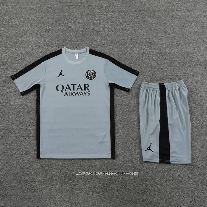 Tuta da Track
 Paris Saint-Germain Jordan 23-24 Manica Corta
 Grigio
 - Pantaloncini
